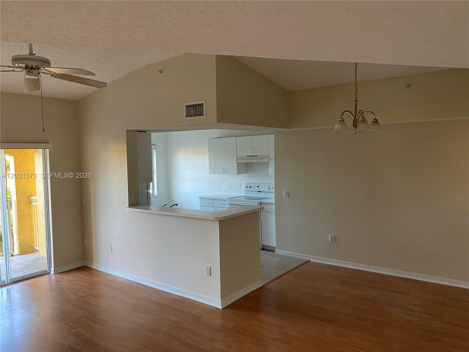 9645 nw 1st ct # 302 Unit: 1-302
