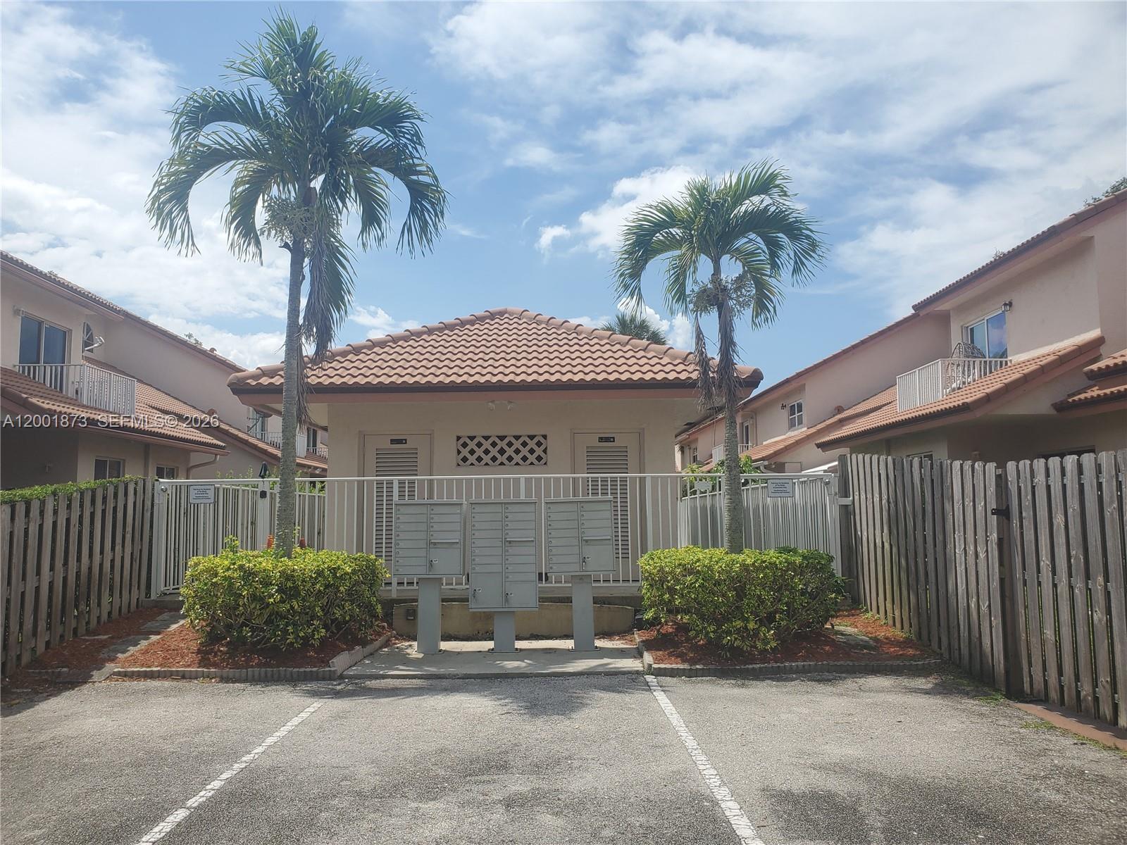 10907 W Broward Blvd