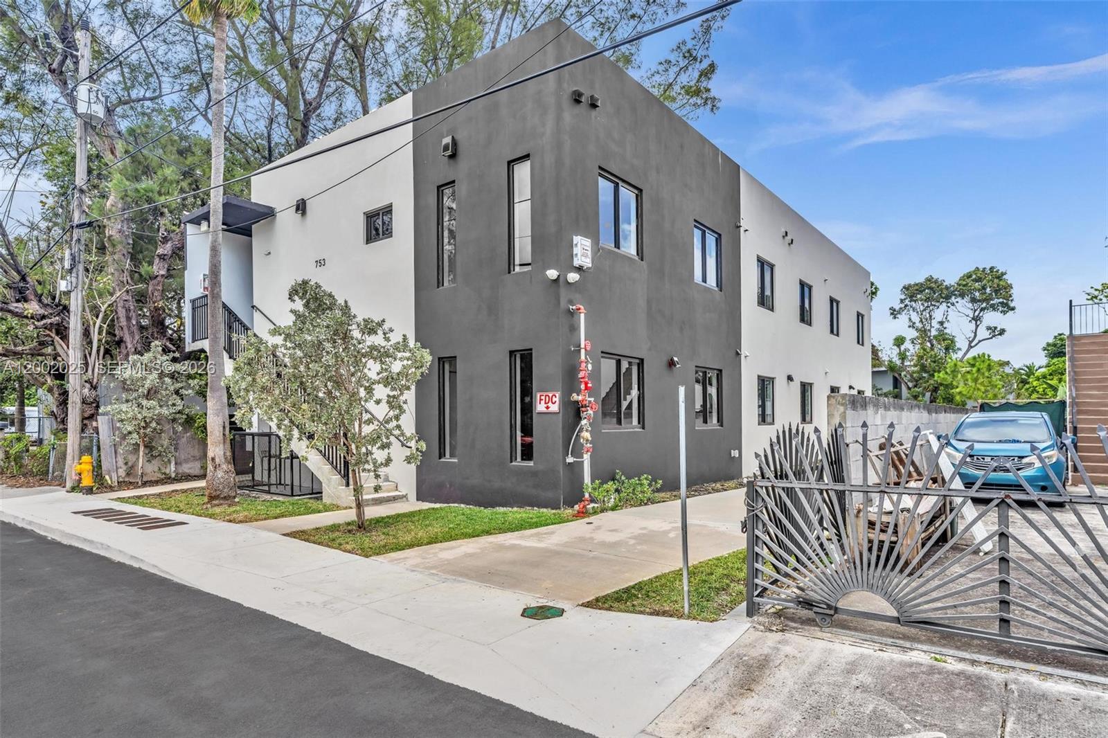 753 NW 30th St # 3