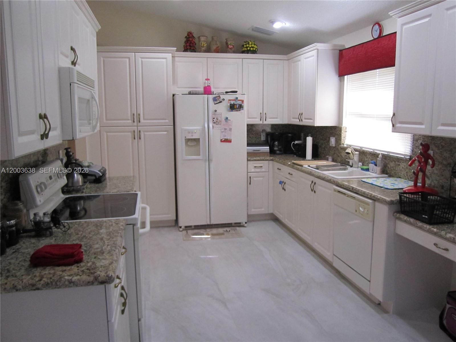 9798 Casa Mar Dr