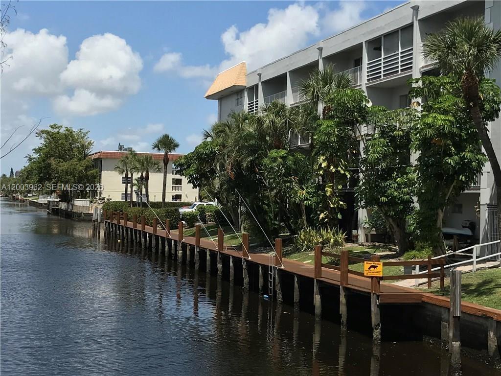 1407 NE 56th St # 301