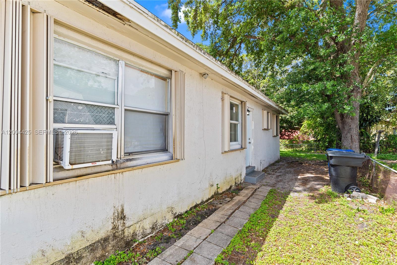 723 NW 15th Ter
