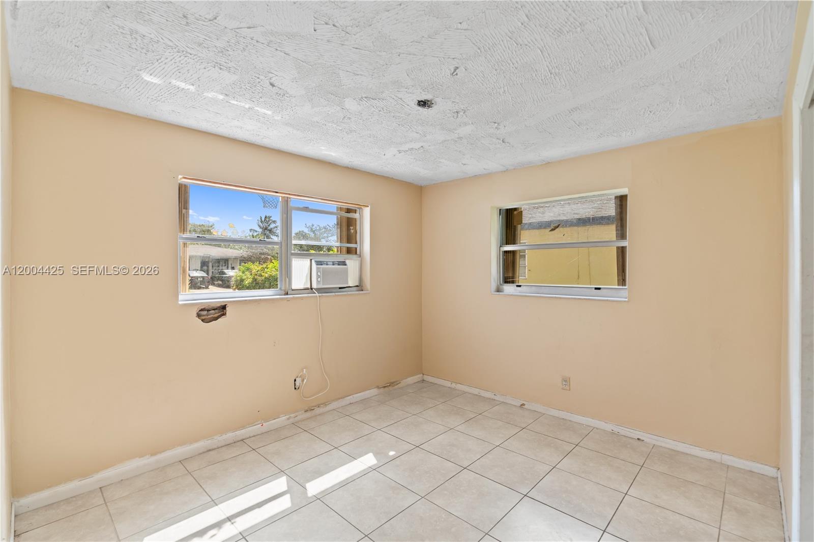723 NW 15th Ter