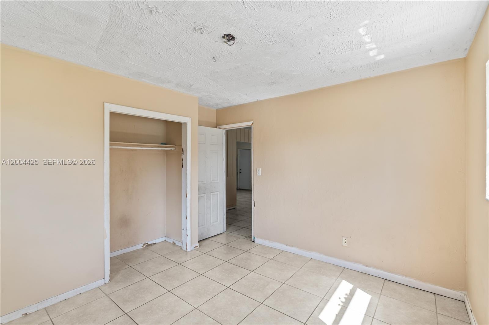 723 NW 15th Ter