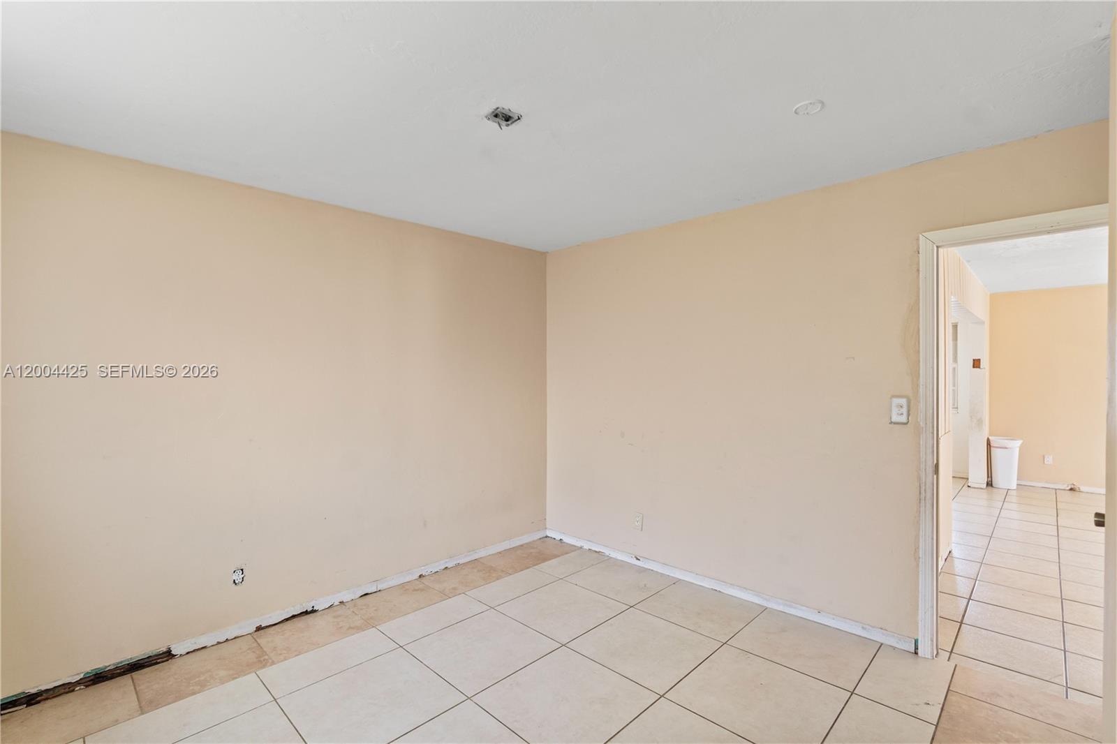 723 NW 15th Ter
