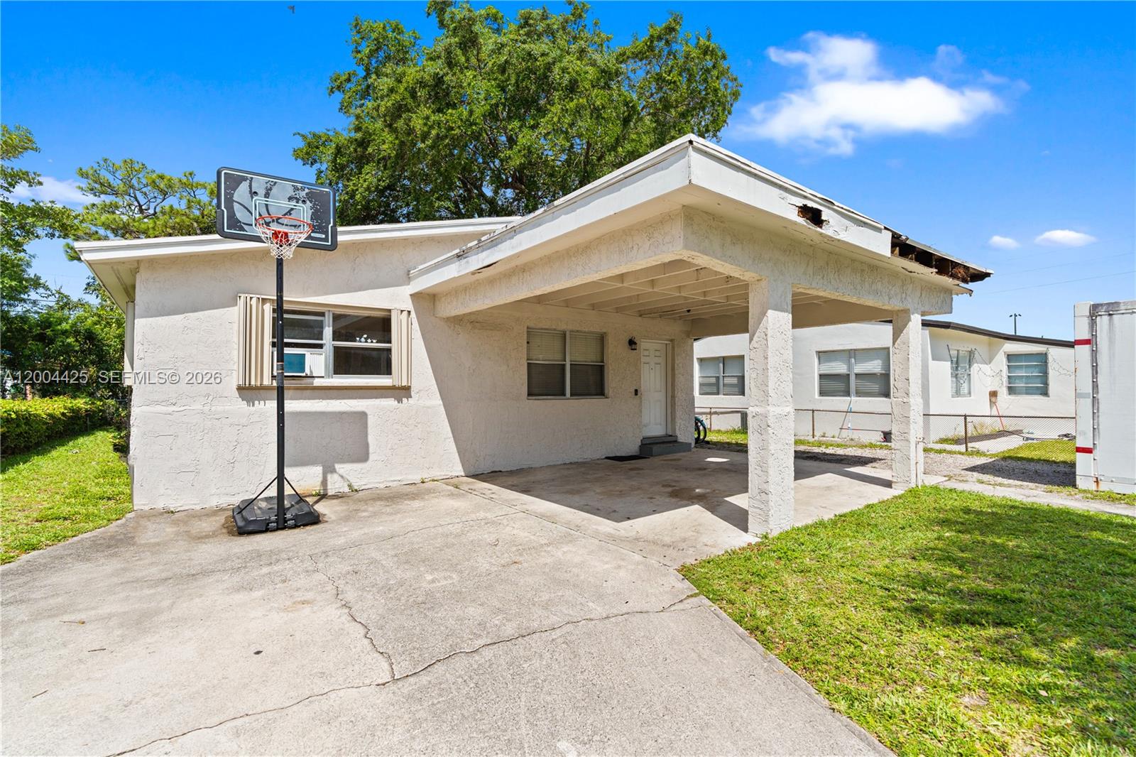 723 NW 15th Ter