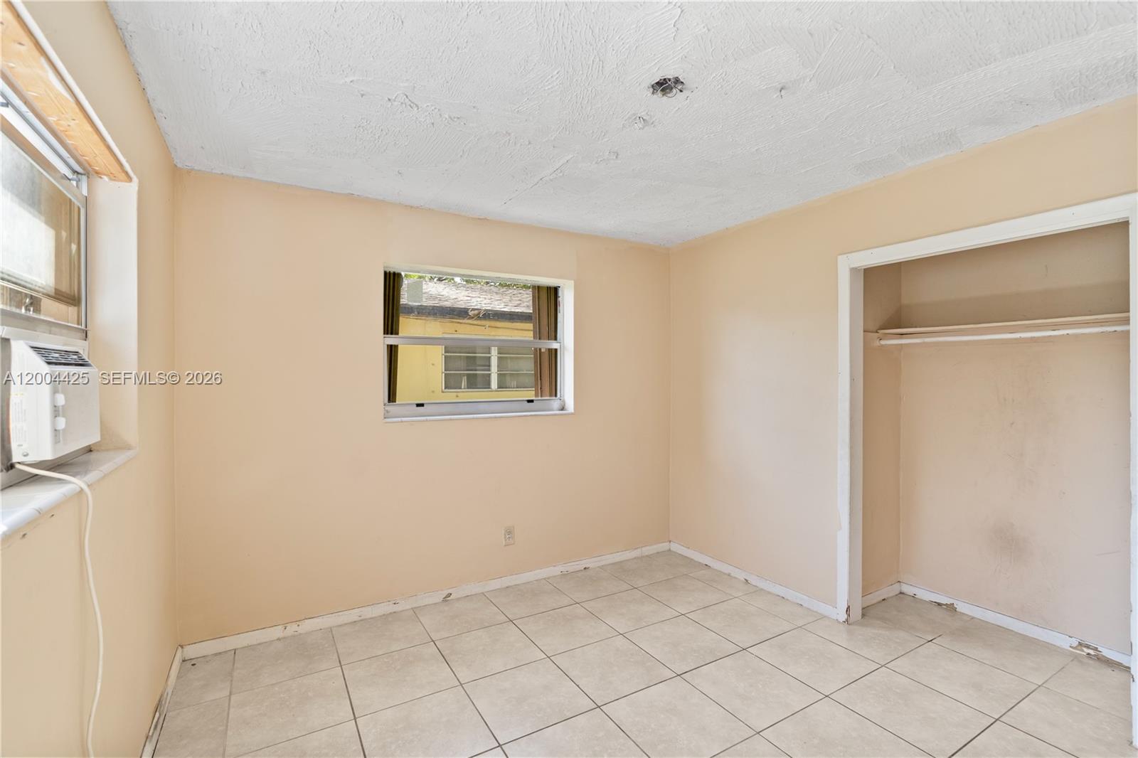 723 NW 15th Ter