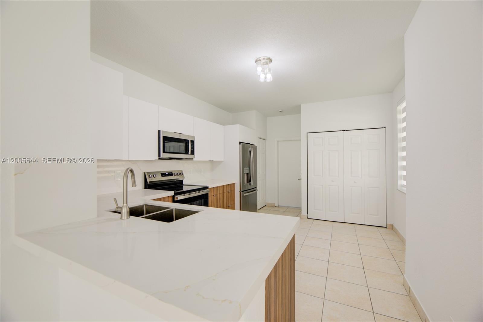 2143 Hacienda Ter