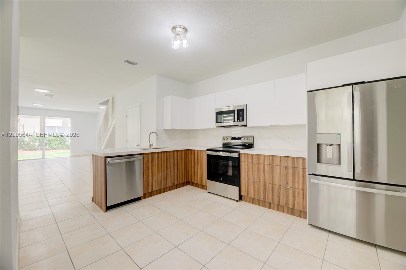 2143 Hacienda Ter