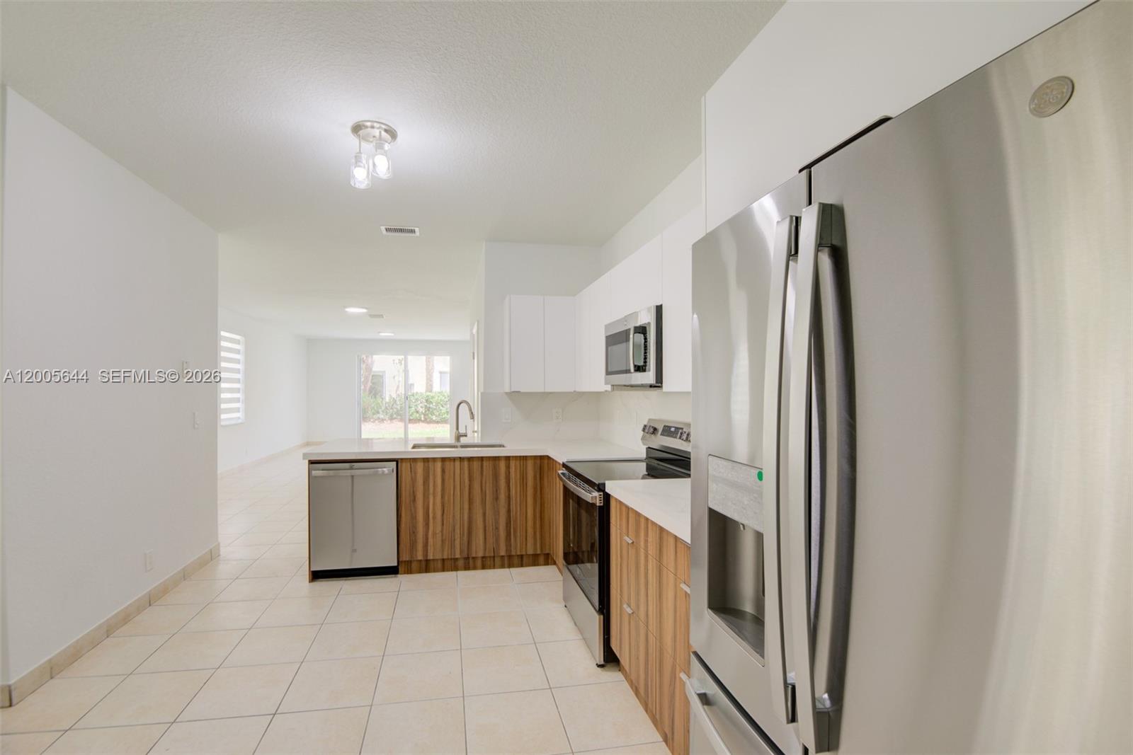 2143 Hacienda Ter