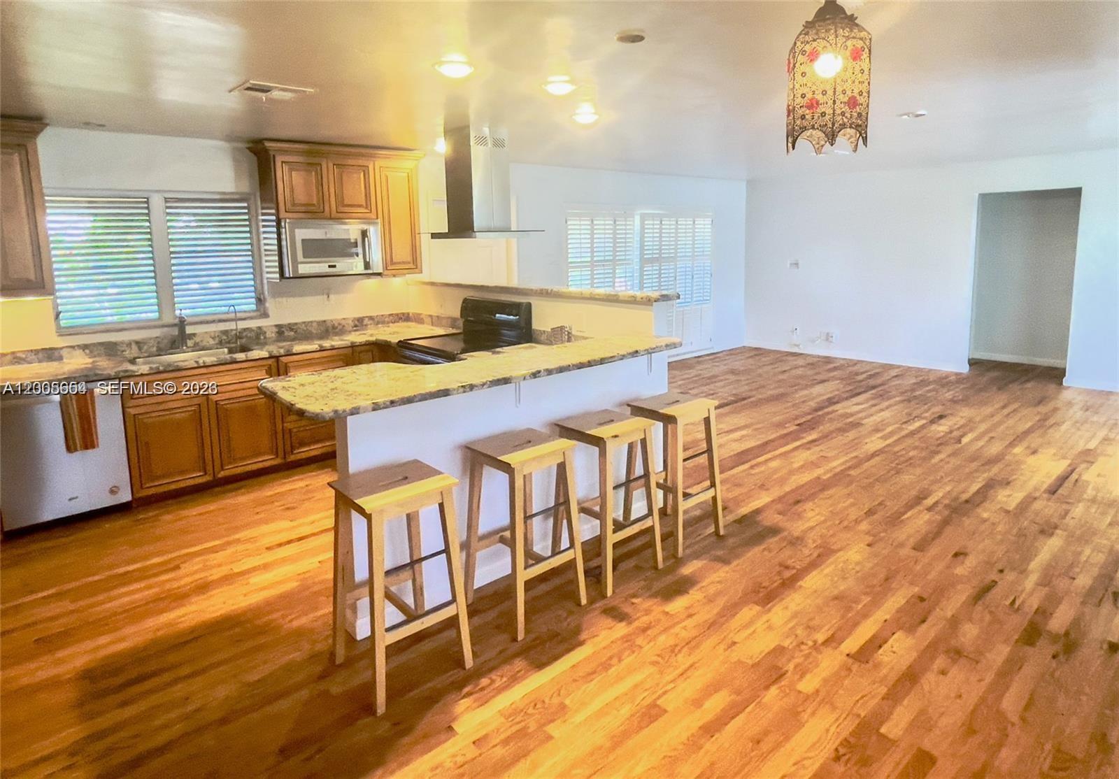 4401 NE 15th Ter