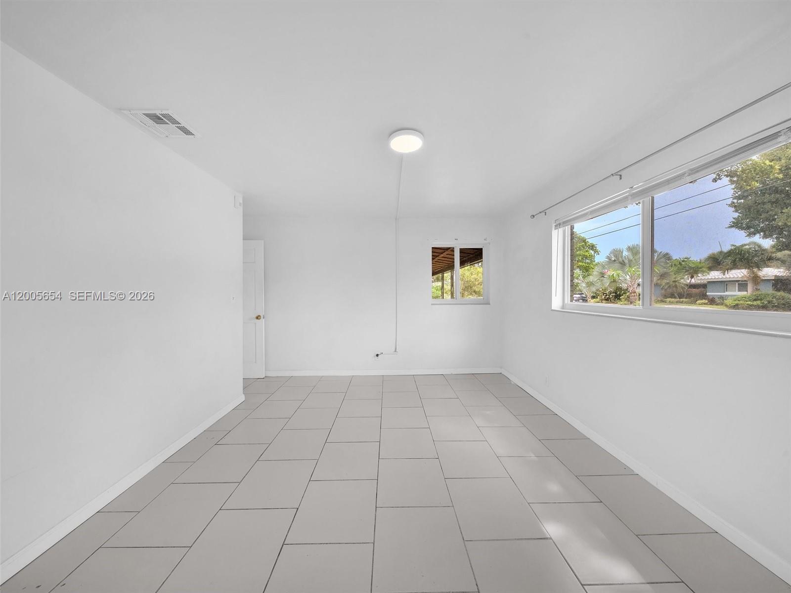4401 NE 15th Ter