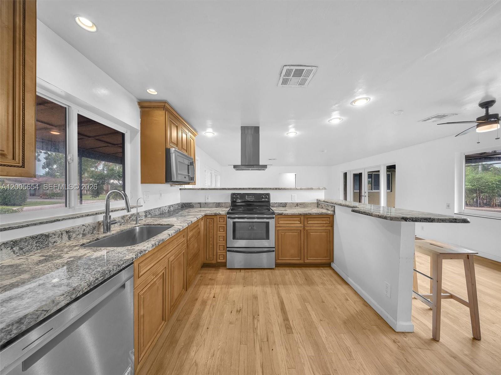 4401 NE 15th Ter