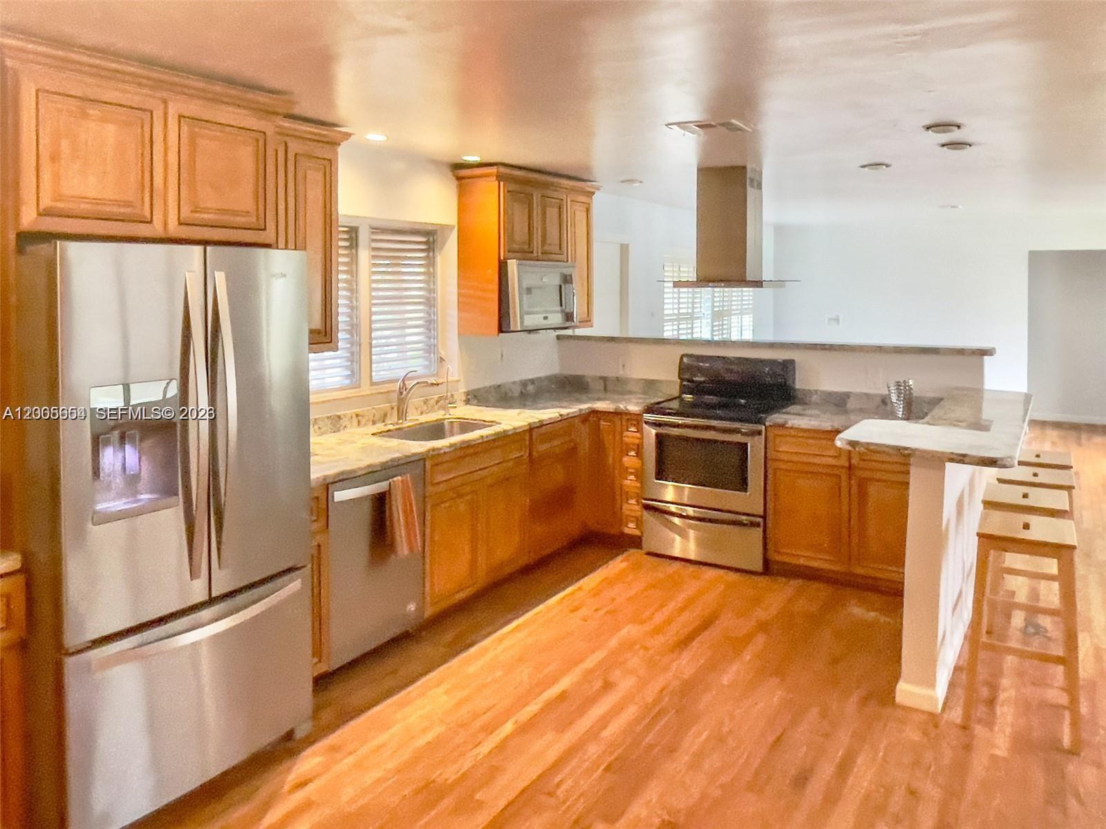 4401 NE 15th Ter
