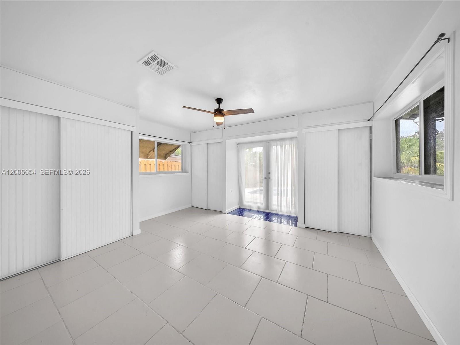 4401 NE 15th Ter