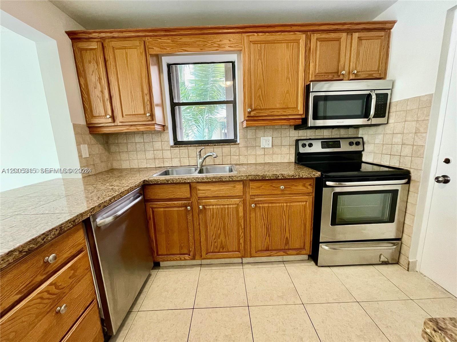 2320 S Cypress Bend Dr # 204