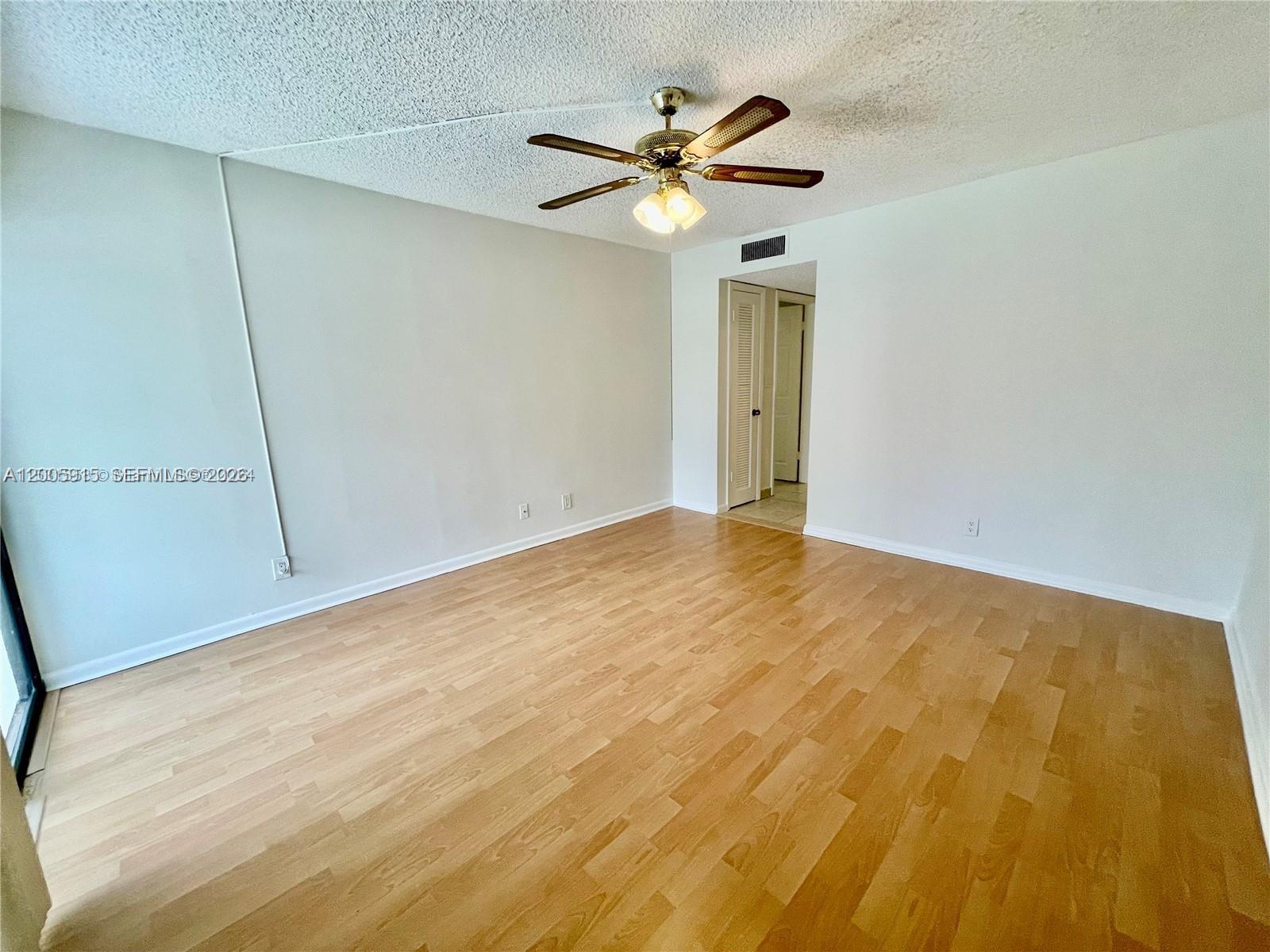 2320 S Cypress Bend Dr # 204