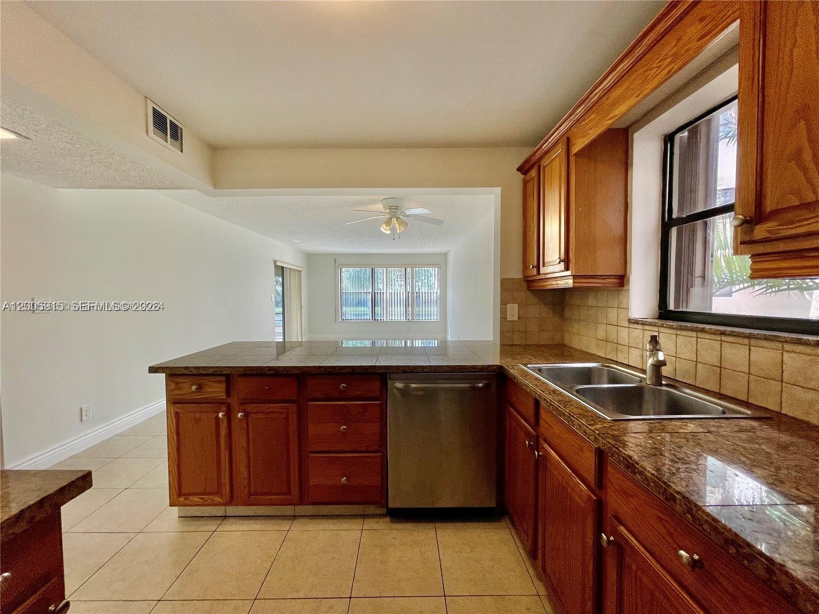 2320 S Cypress Bend Dr # 204