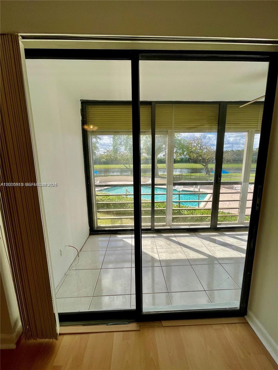 2320 S Cypress Bend Dr # 204