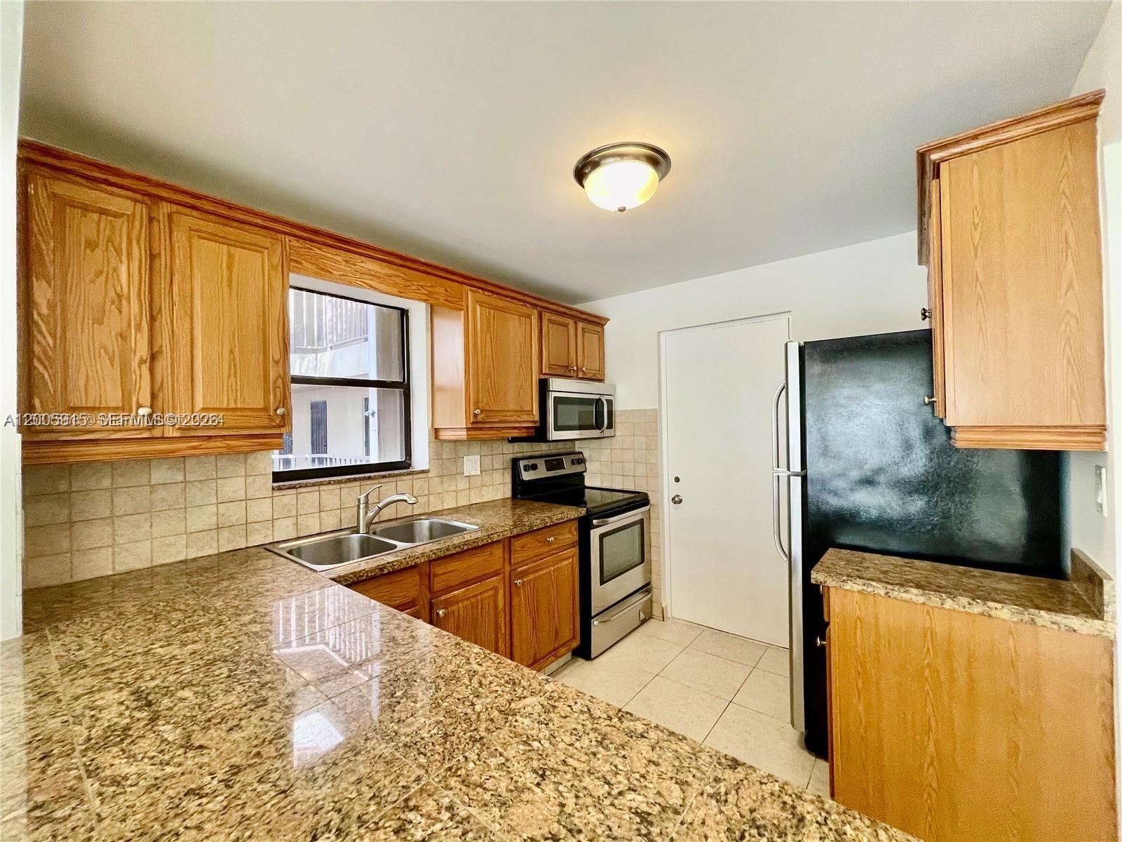 2320 S Cypress Bend Dr # 204
