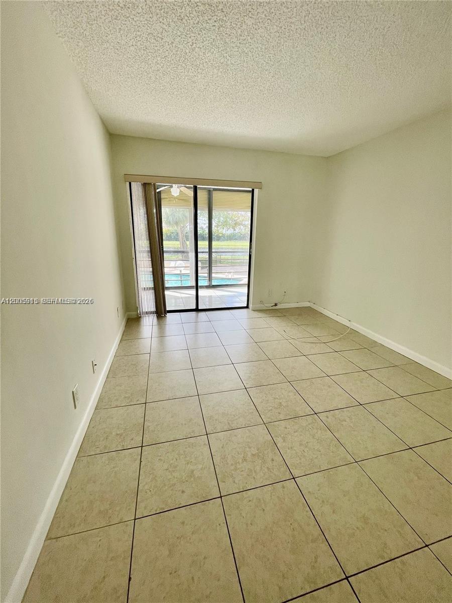 2320 S Cypress Bend Dr # 204