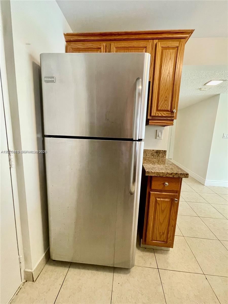 2320 S Cypress Bend Dr # 204