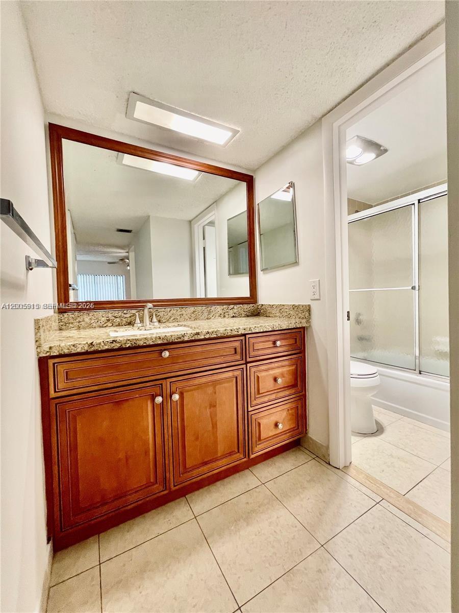 2320 S Cypress Bend Dr # 204