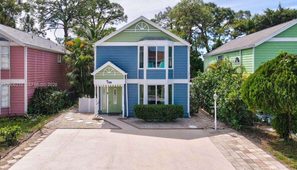 5836 Rambler Rose Way