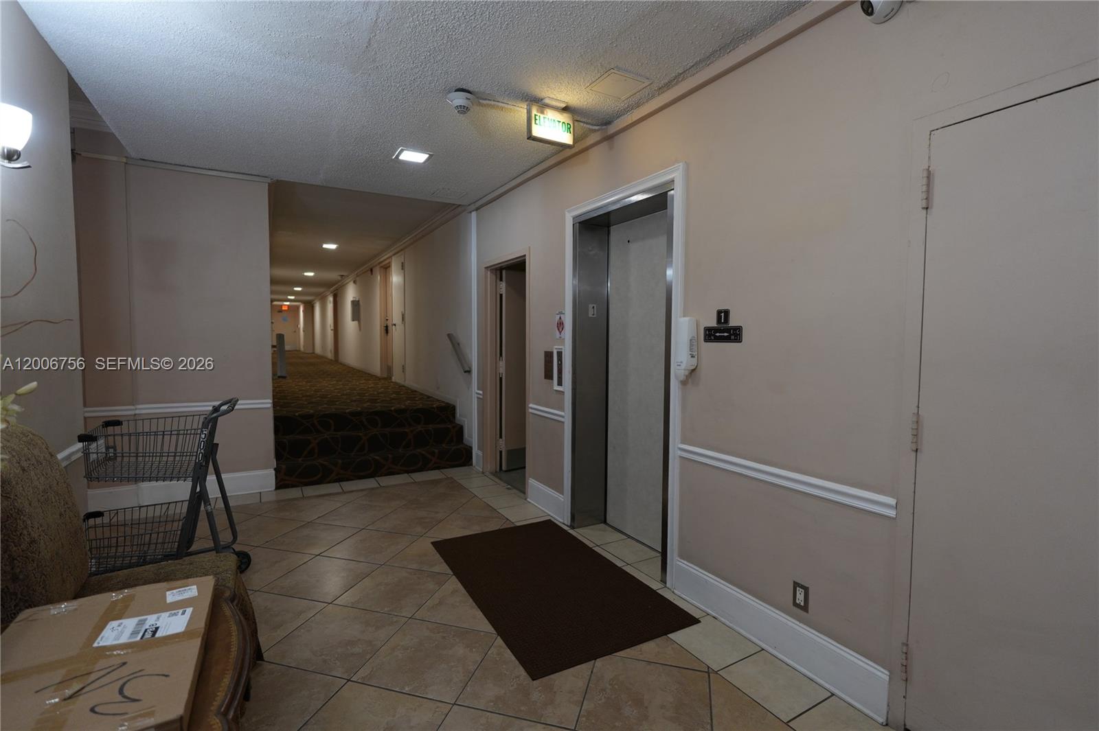 500 Executive Center Dr # 1J