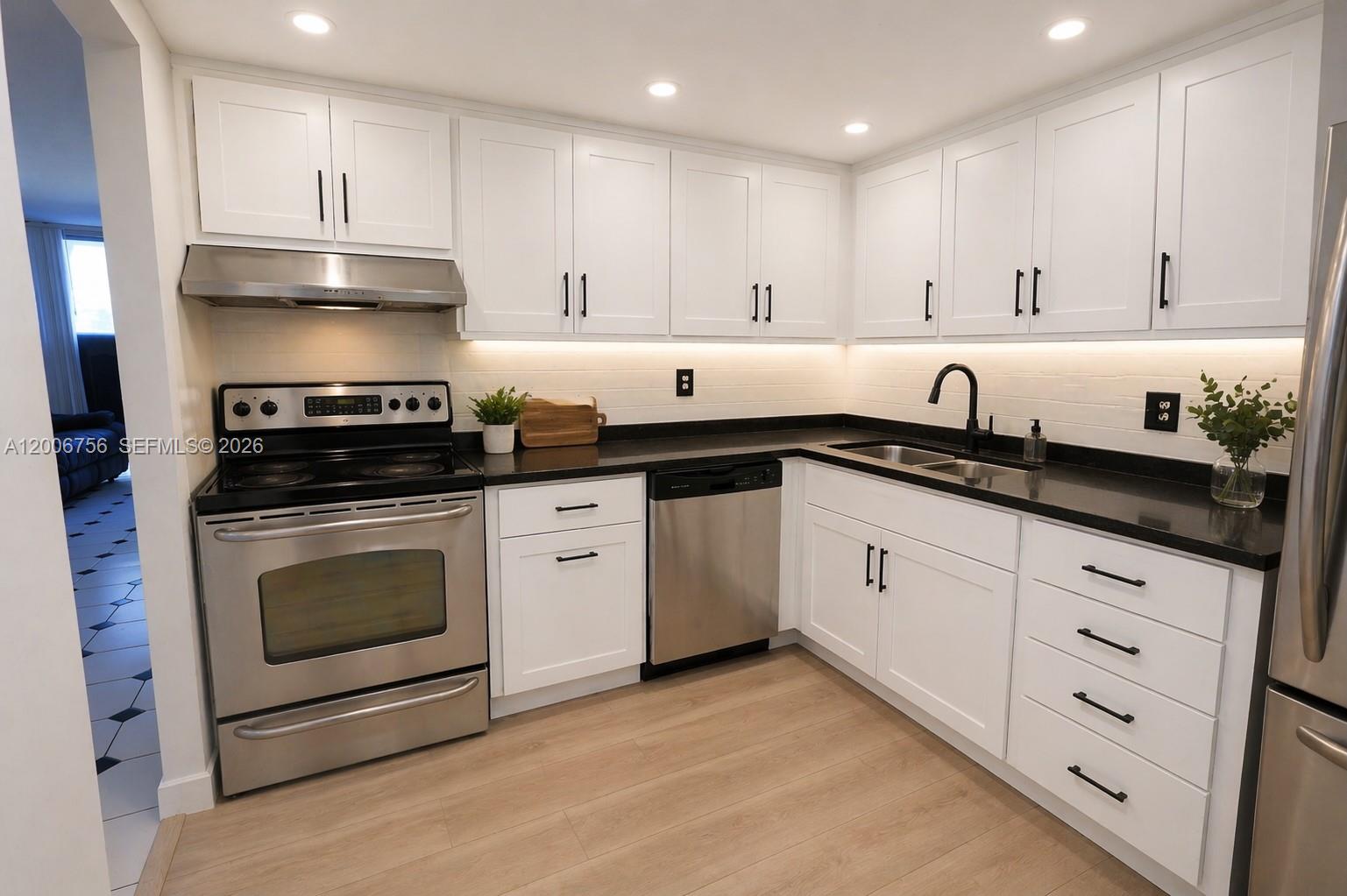 500 Executive Center Dr # 1J