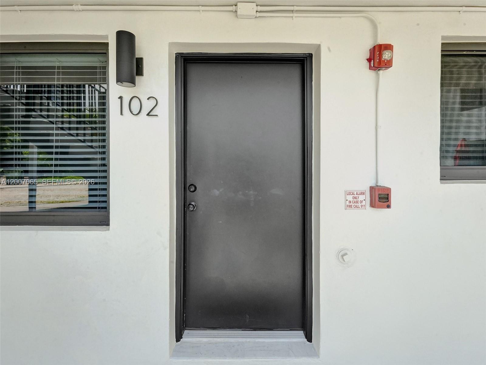 114 SE 8th St # 102