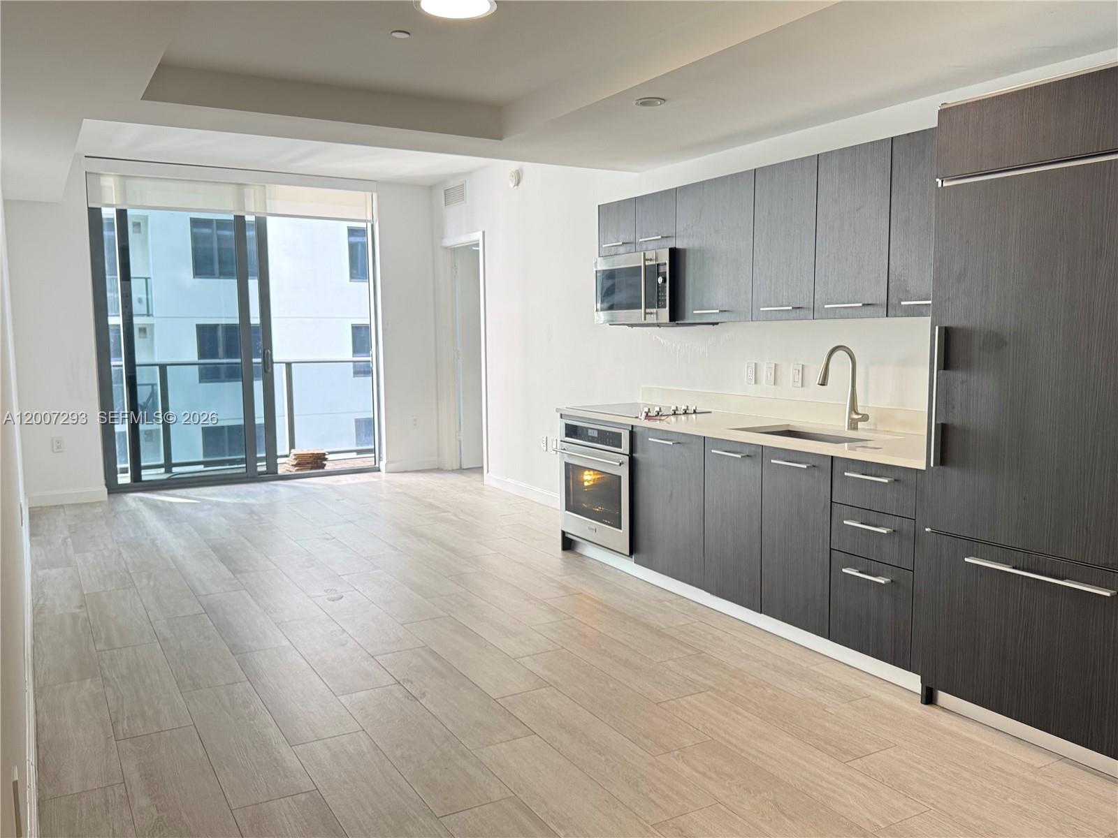 55 SW 9th St # 1809
