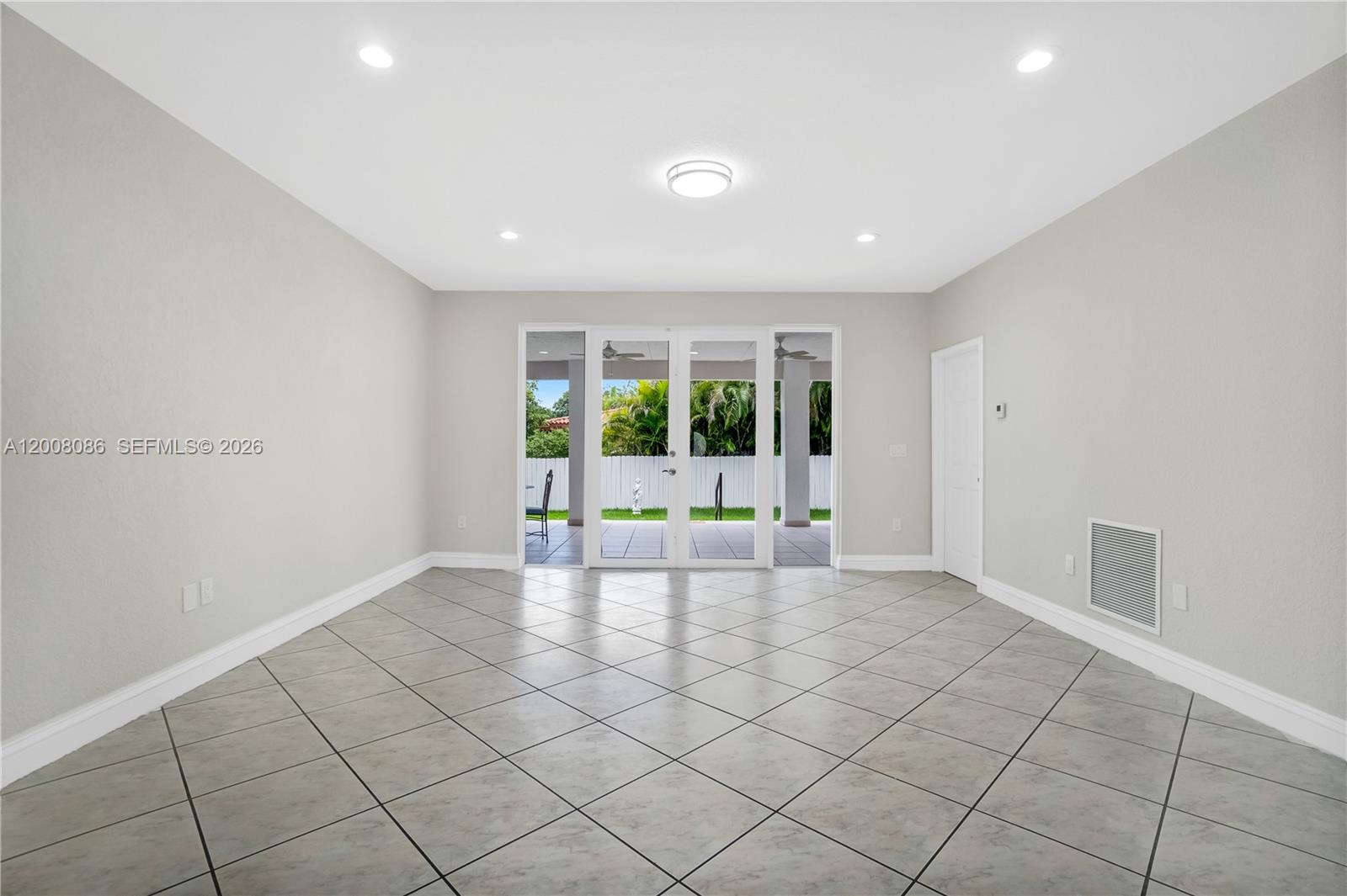 2850 NW 5th St