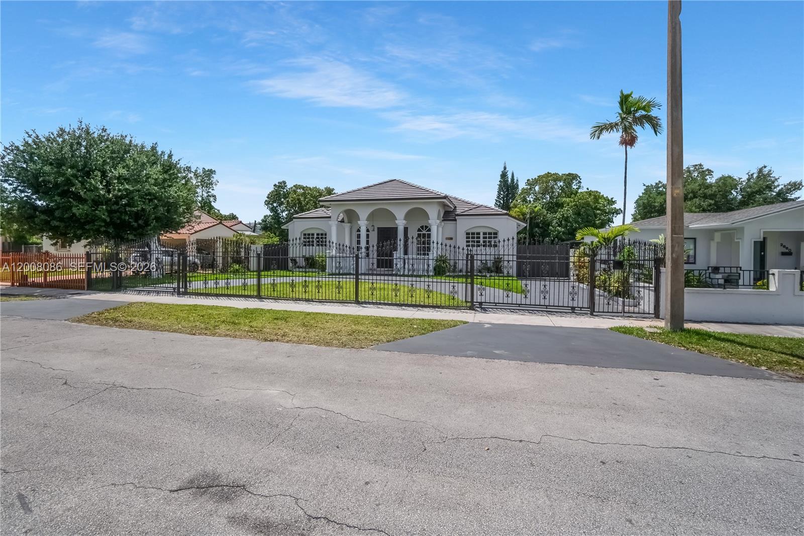 2850 NW 5th St