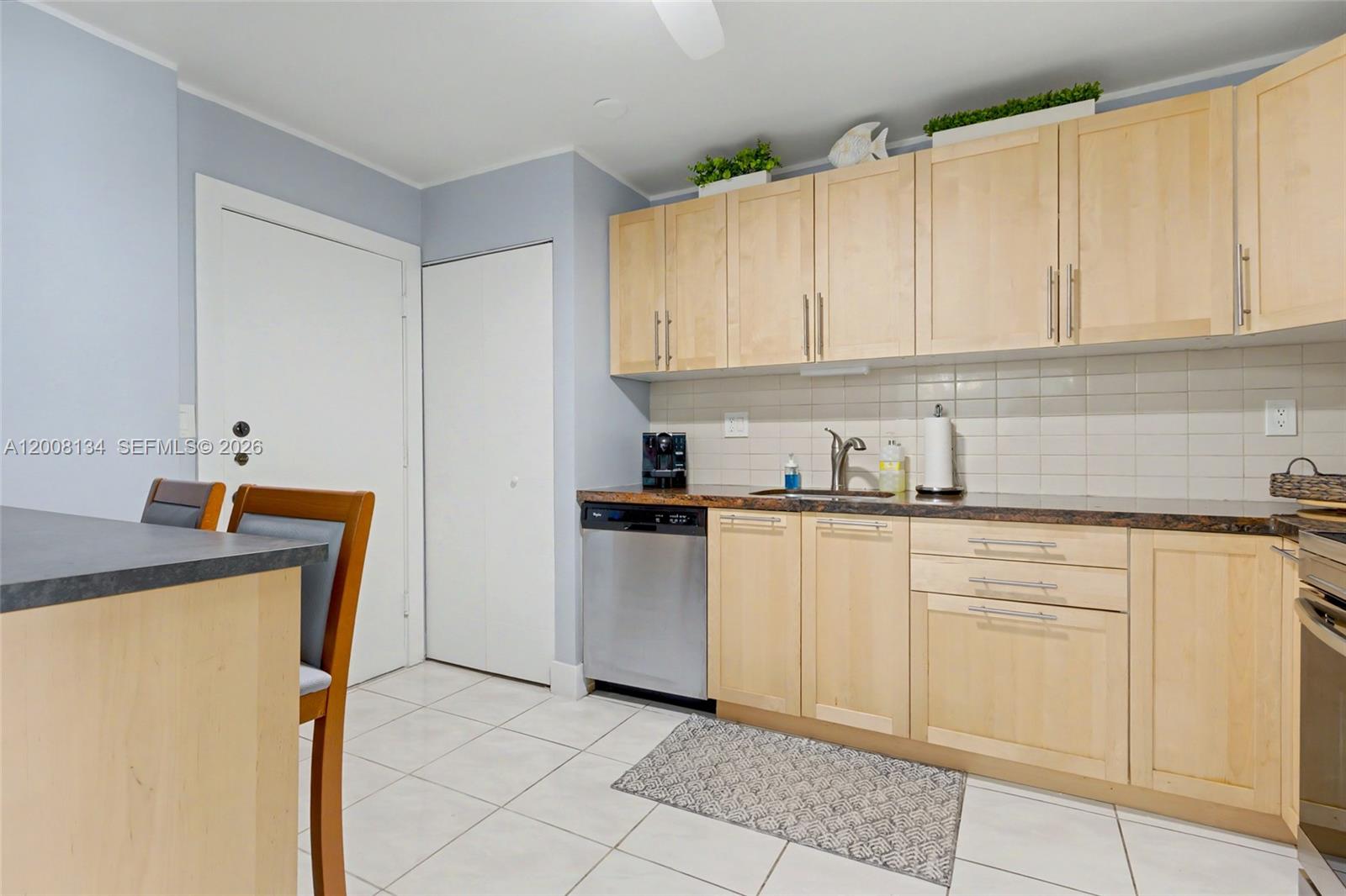 1601 S Ocean Dr # 305