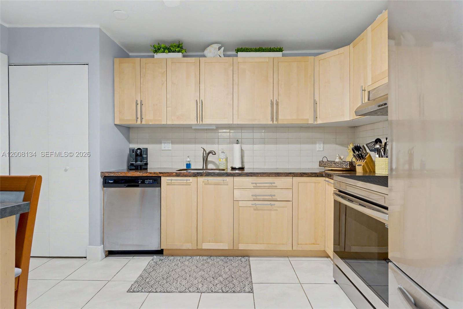 1601 S Ocean Dr # 305