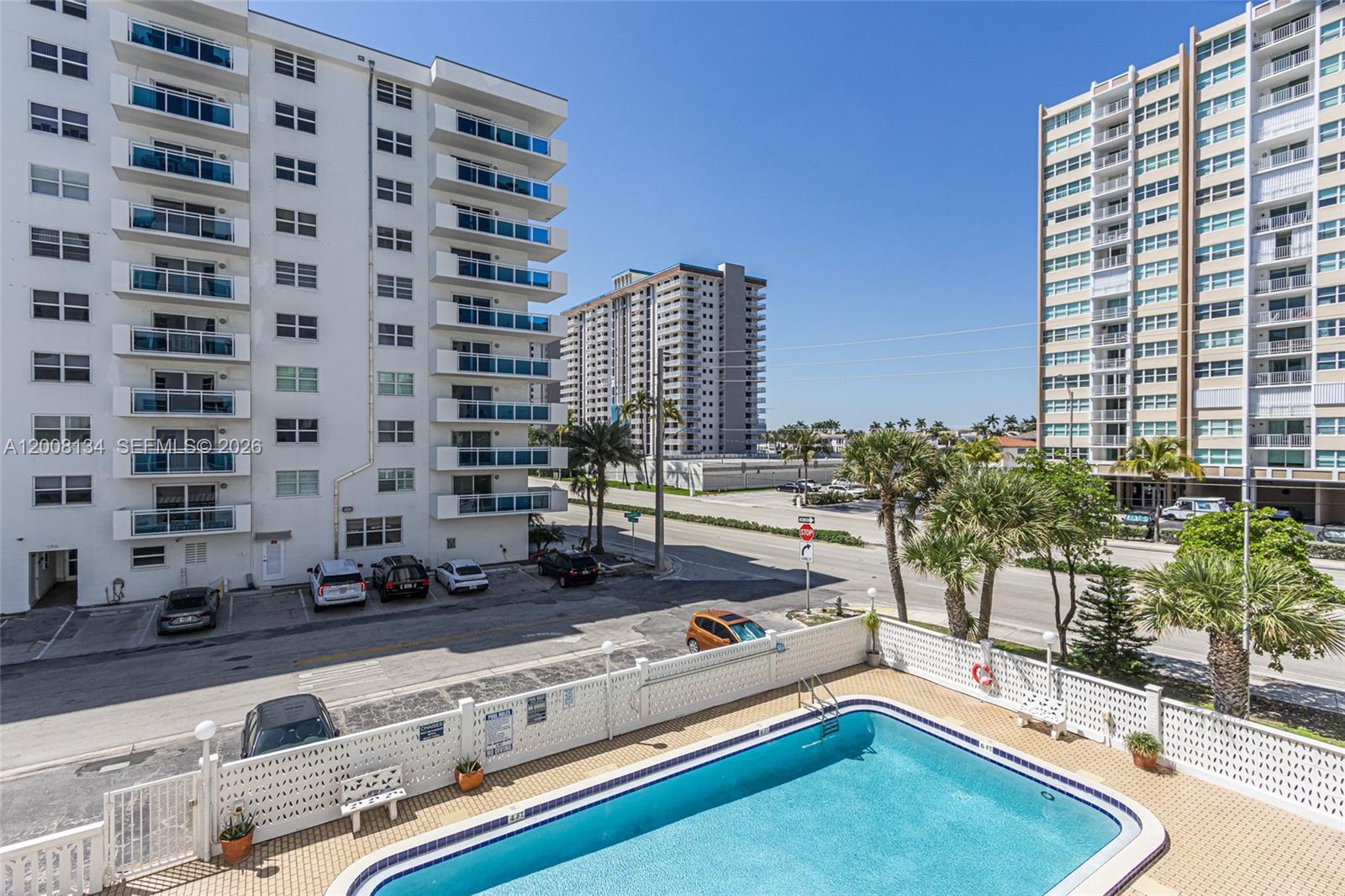 1601 S Ocean Dr # 305
