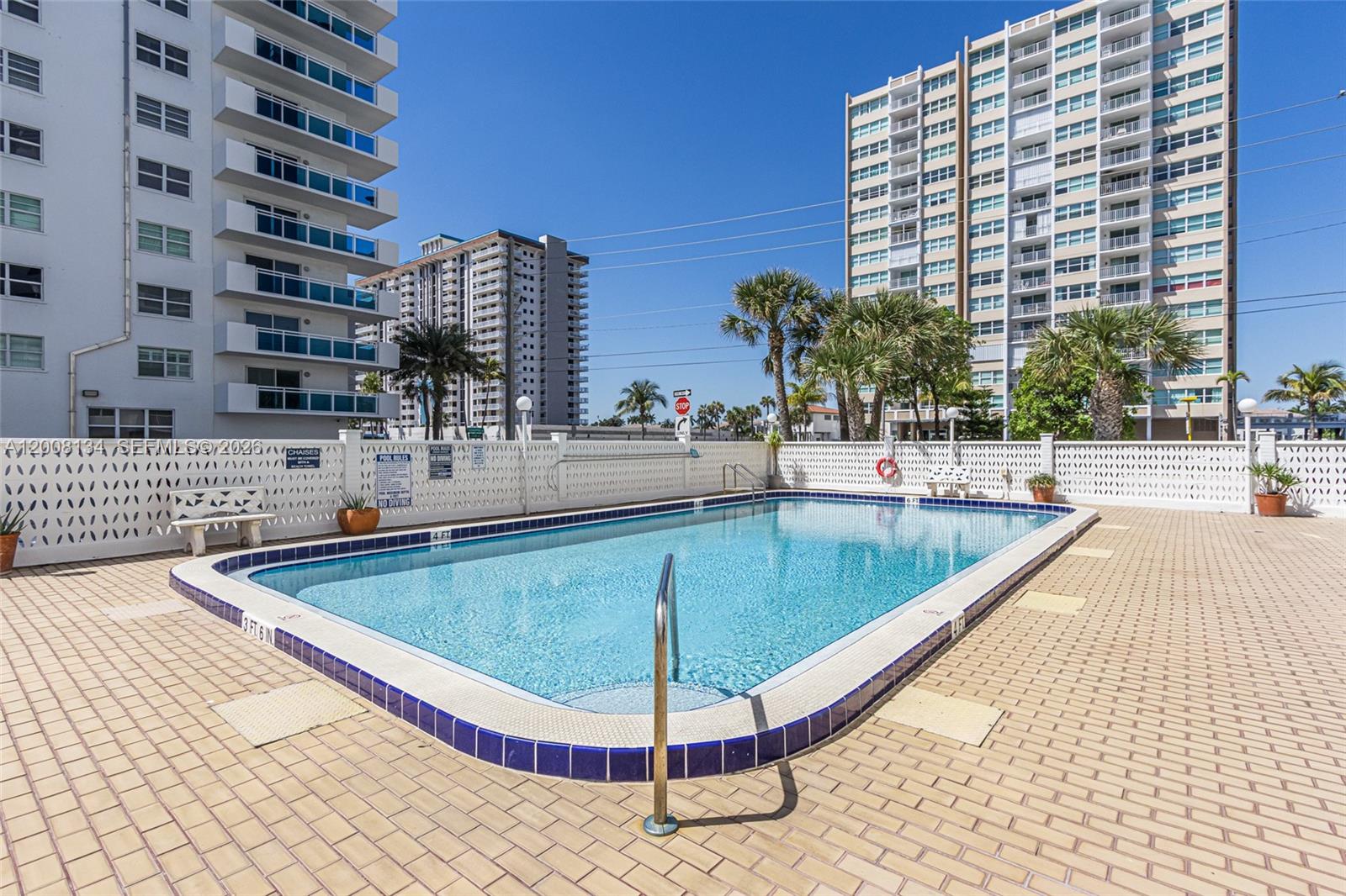 1601 S Ocean Dr # 305