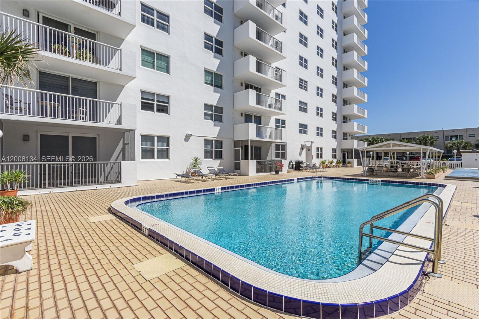 1601 S Ocean Dr # 305