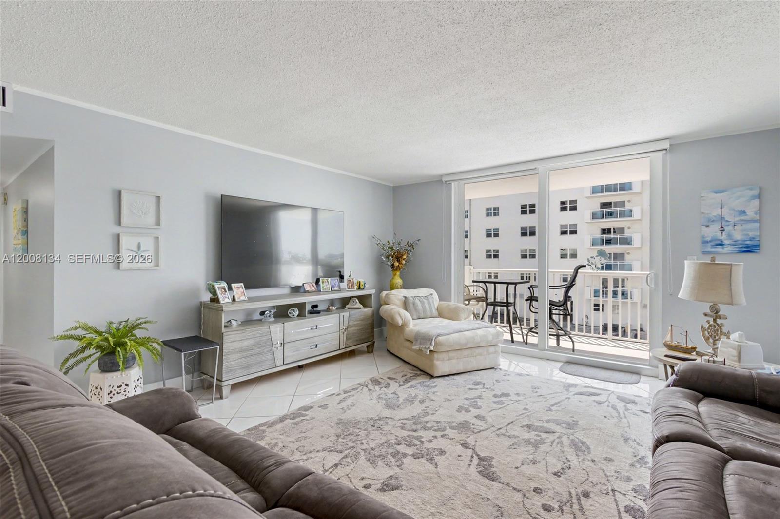 1601 S Ocean Dr # 305