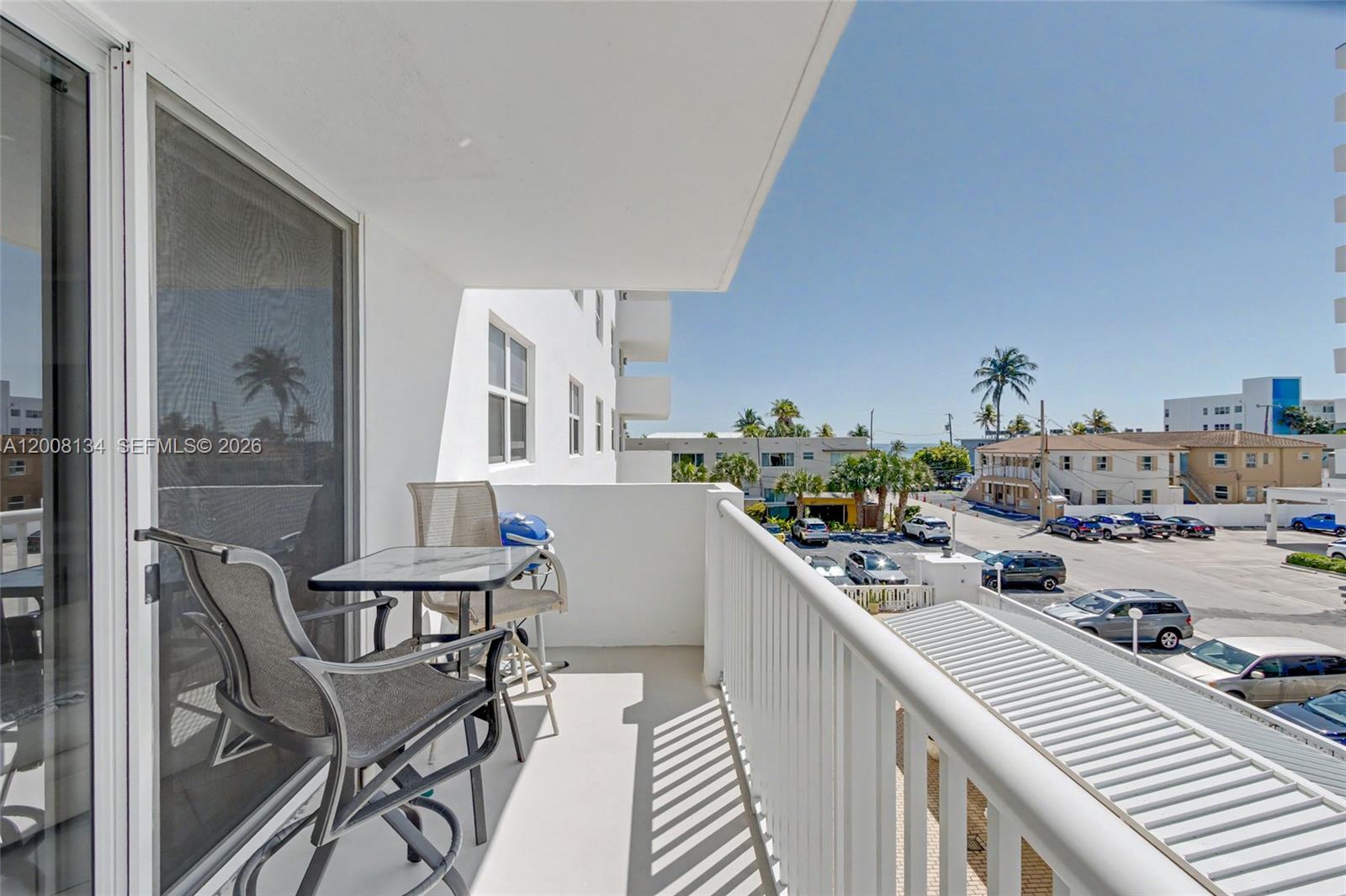 1601 S Ocean Dr # 305