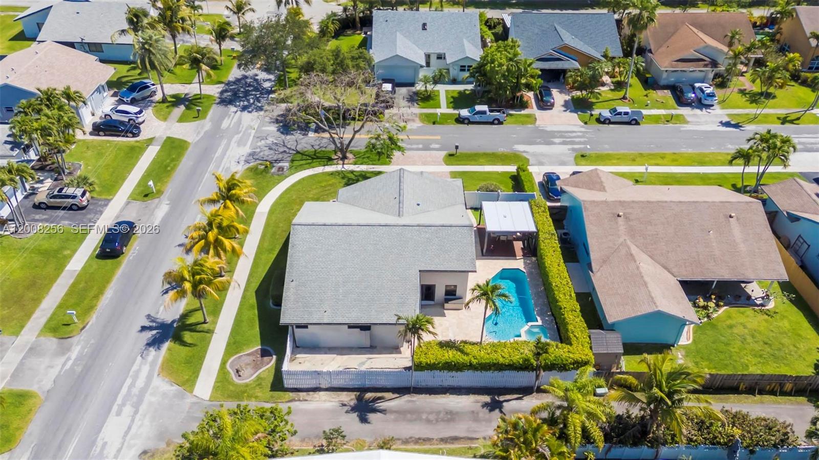 235 SE 9th St