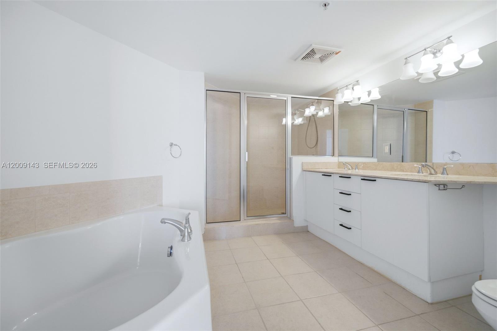16699 Collins Ave # 3802