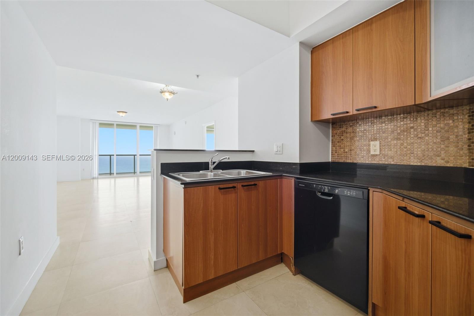 16699 Collins Ave # 3802