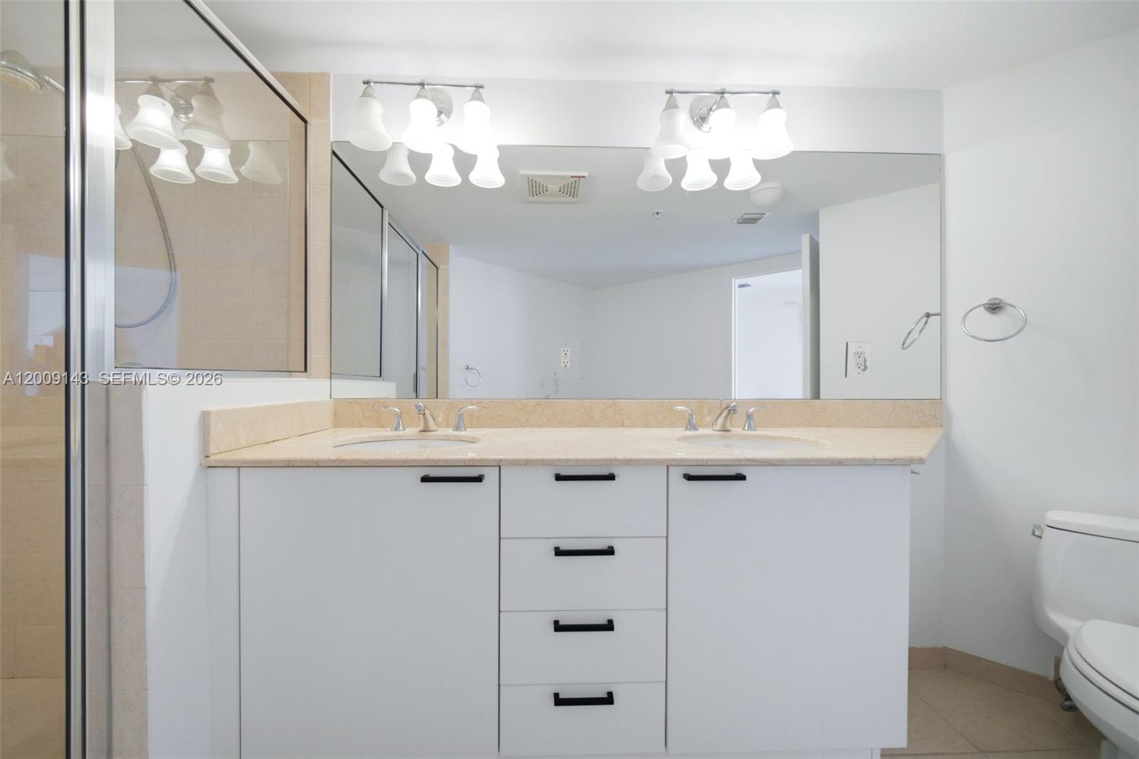 16699 Collins Ave # 3802