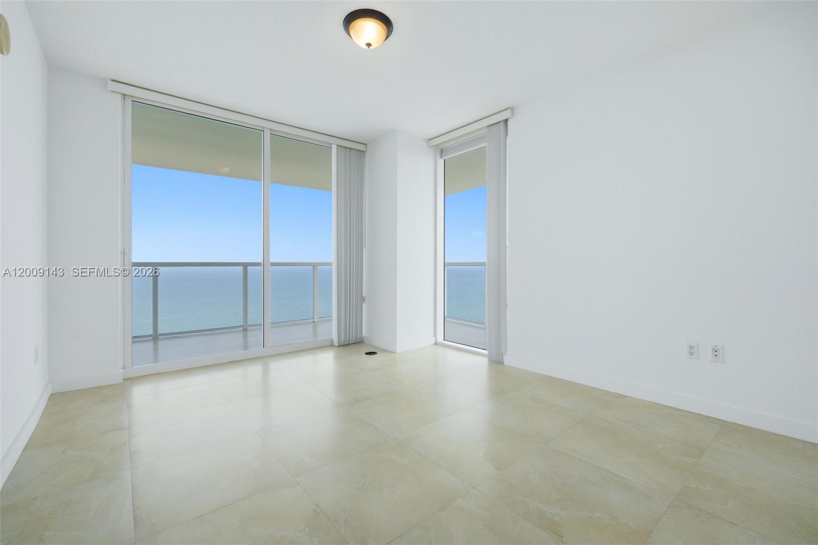 16699 Collins Ave # 3802