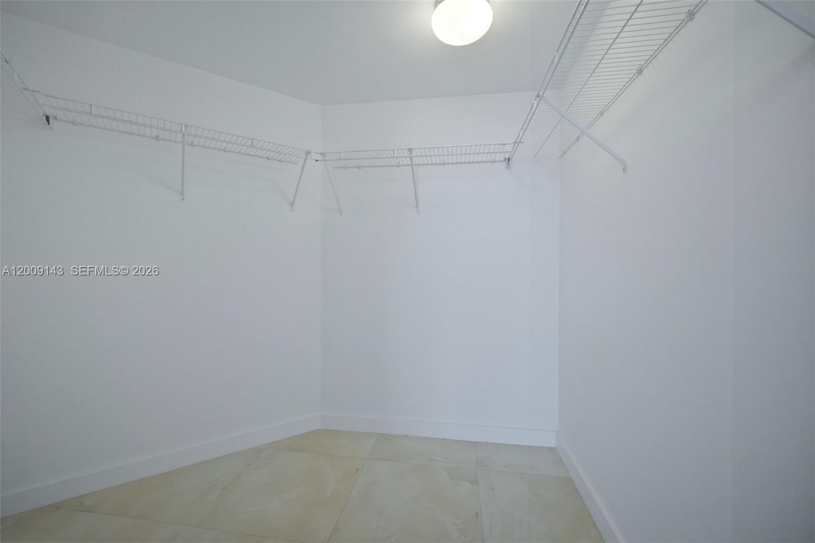 16699 Collins Ave # 3802
