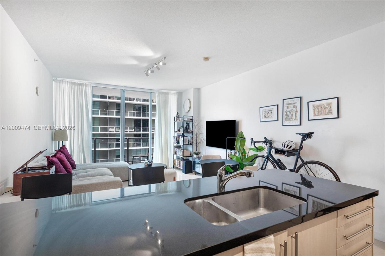 79 SW 12th St Unit: 2908-S