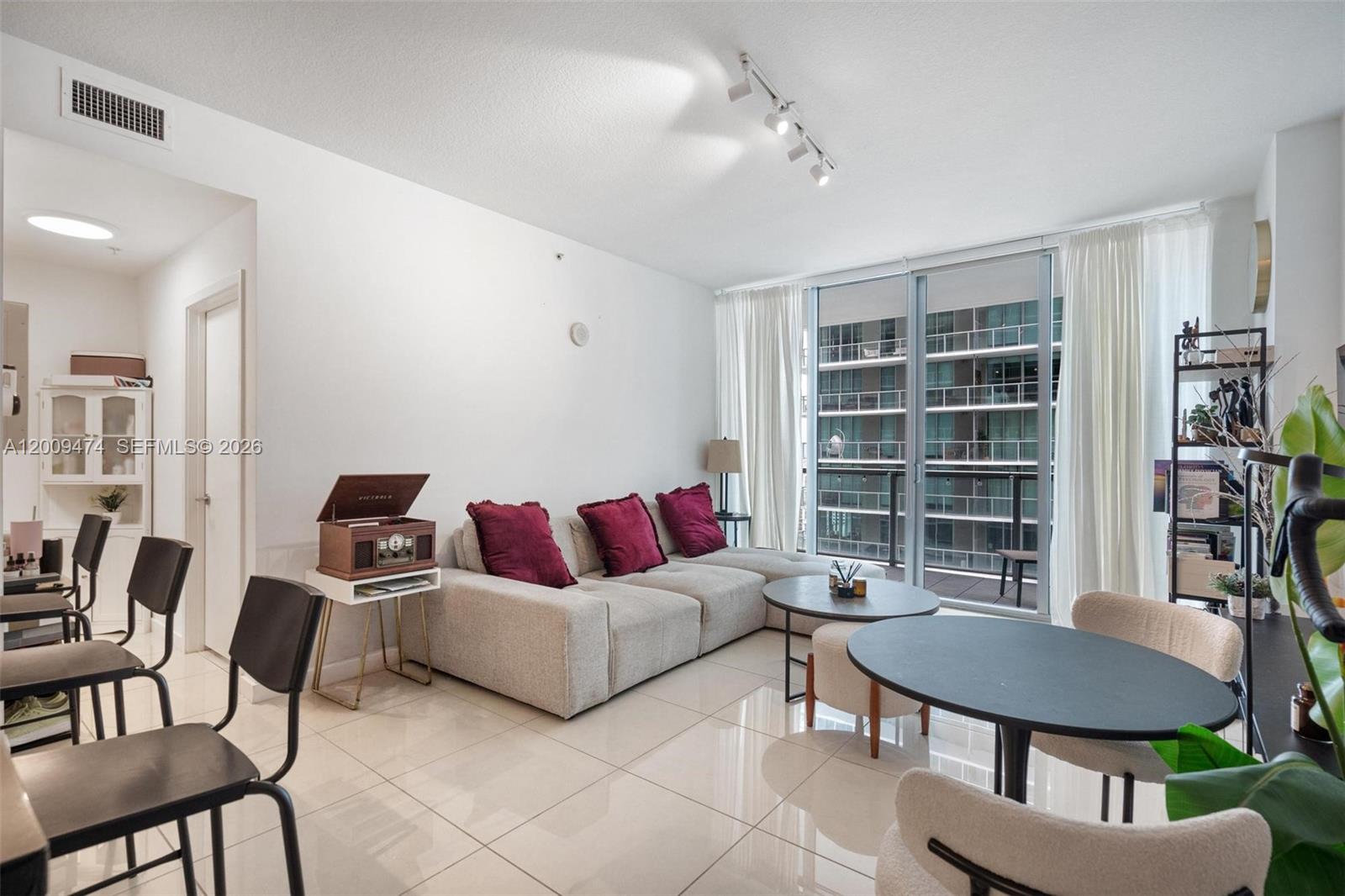 79 SW 12th St Unit: 2908-S