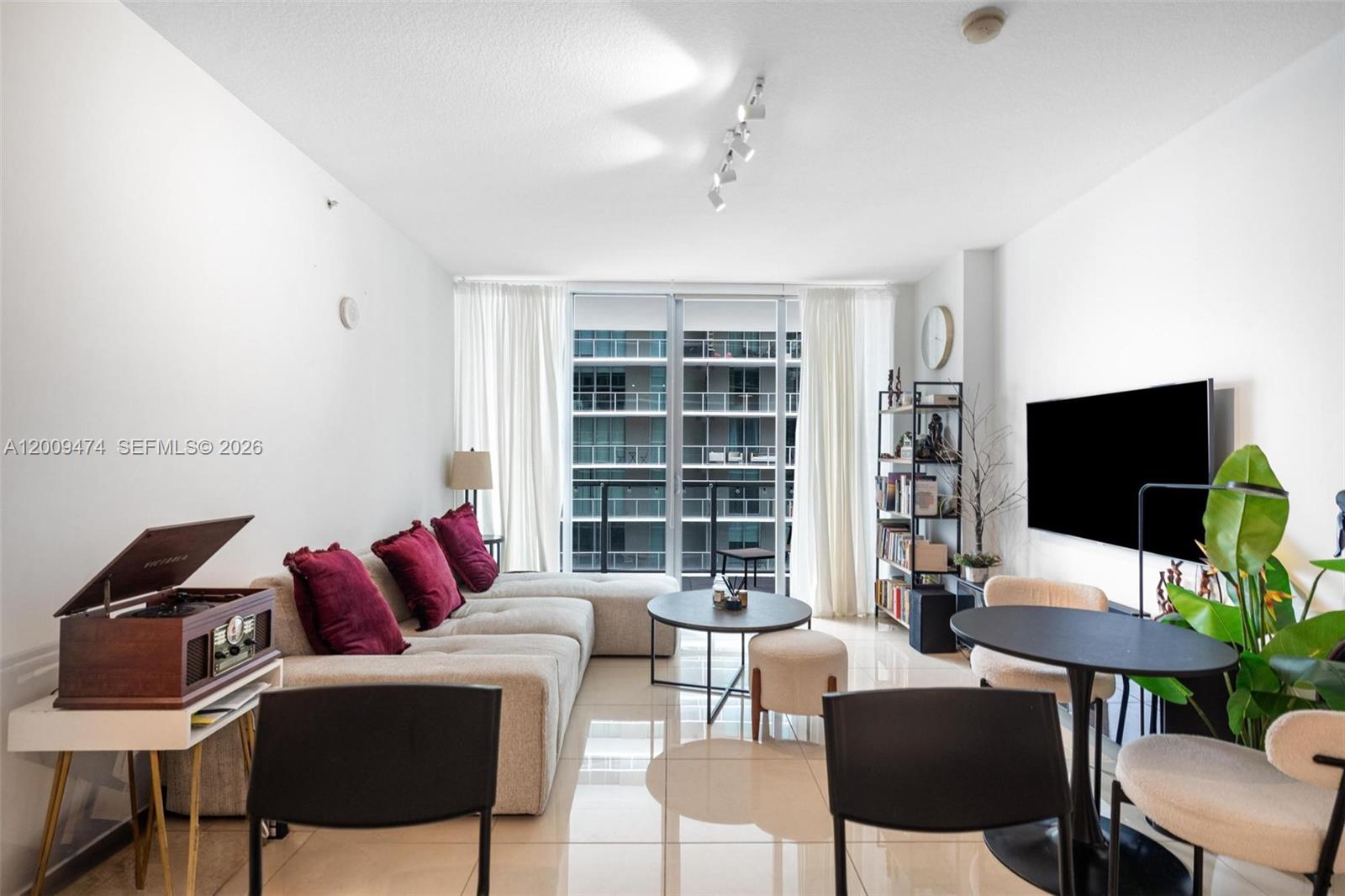 79 SW 12th St Unit: 2908-S